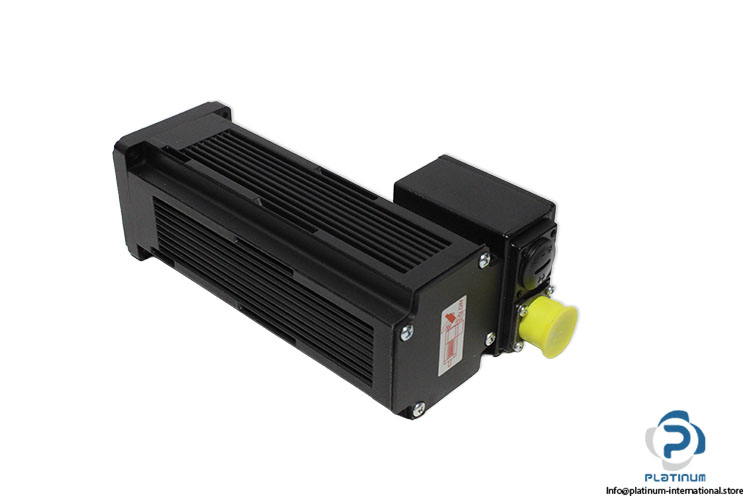 moog-FAS-T-0-M8-030-00-02-00-motor(new)-3.jpg