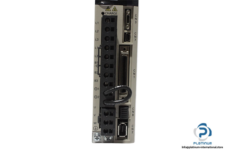 yaskawa-SGDV-R70A01A-servo-drive-(New)-1