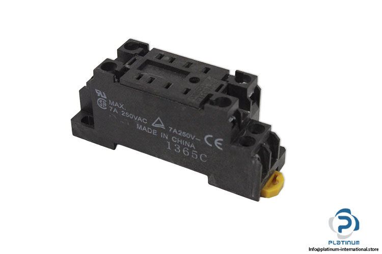 omron-PYF08A-E-relay-socket-(Used)