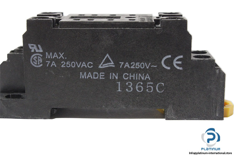 omron-PYF08A-E-relay-socket-(Used)-2