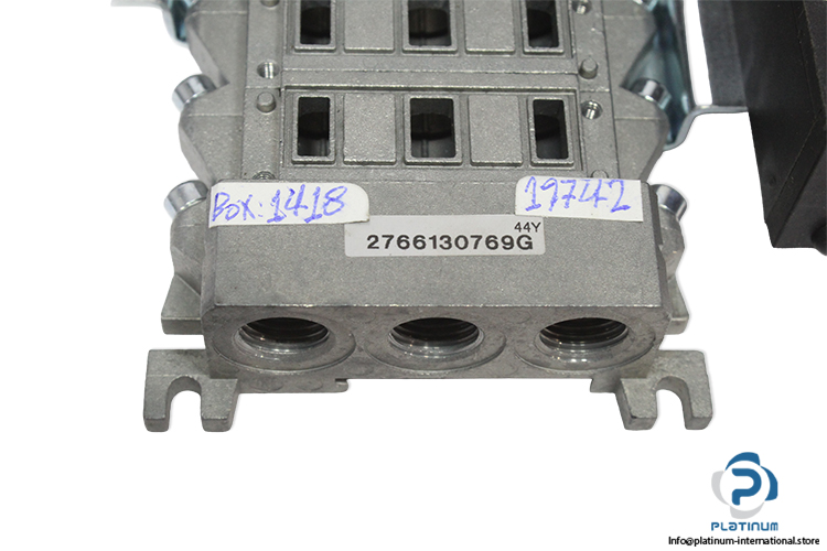 pneumax-2766130769G-pneumatic-valve-terminal-(Used)-4
