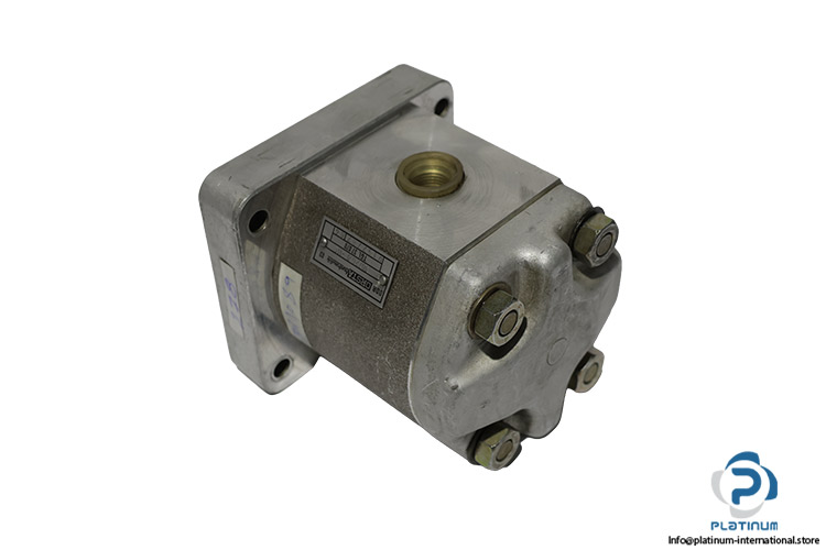 orsta-TGL-37070-displacement-motor-(Used)-1.JPG
