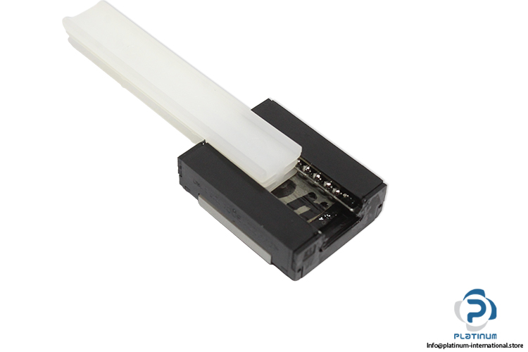 rexroth-r044221300-miniature-runner-block(new)-1