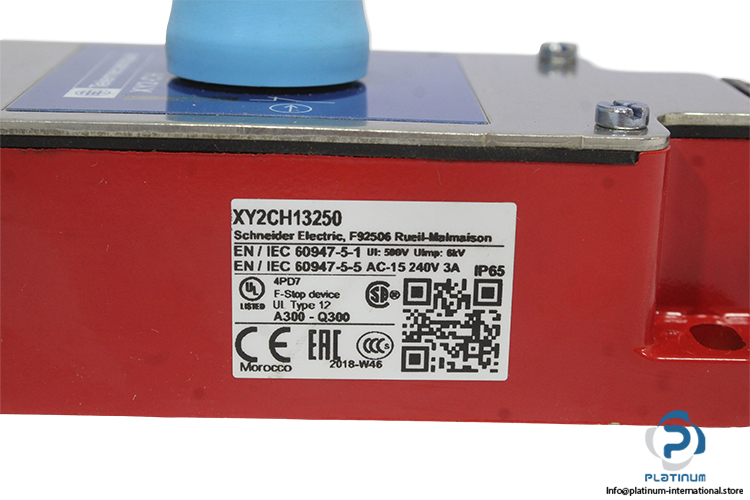 telemecanique-XY2CH13250-latching-emergency-stop-rope-pull-switch-(new)-(carton)-2