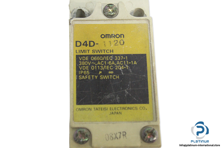 omron-D4D-1120-limit-switch-(used)-1.jpg