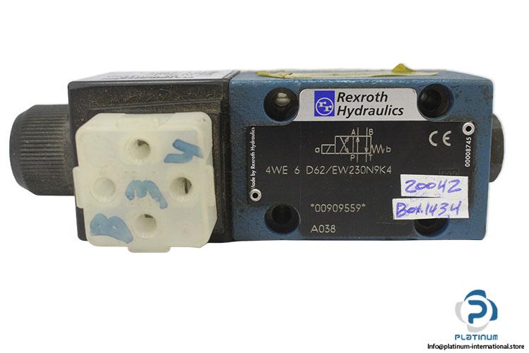 rexroth-R900909559-directional-spool-valve-(New)-3