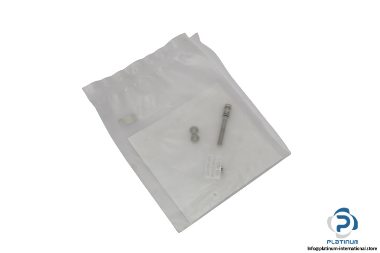 turck-BI1-EG05-AP6X-V1331-inductive-proximity-switch-(new)-(package)-1