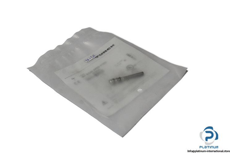 turck-BI1-EG05-AP6X-V1331-inductive-proximity-switch-(new)-(package)-2