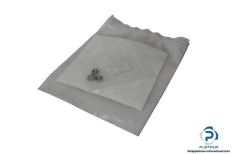 turck-BI1-EG05-AP6X-V1331-inductive-proximity-switch-(new)-(package)-4
