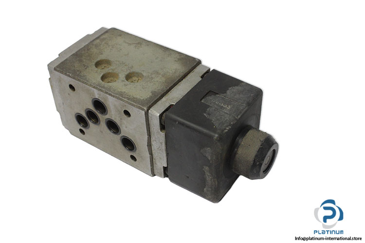 duplomatic-D4PA-TA1_30-directional-valve-(Used)-1