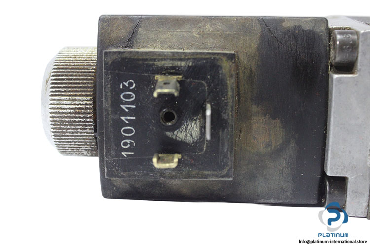 duplomatic-MD1P4-TA_32-directional-valve-(Used)-2