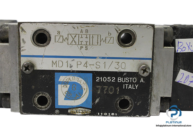 duplomatic-MD1P4-S1_30-directional-valve-(Used)-2