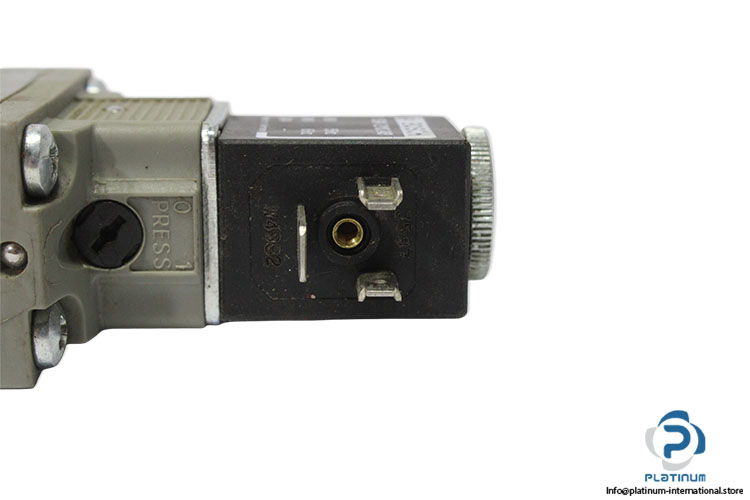 bosch-0820023992-solenoid-valve-(Used)-4
