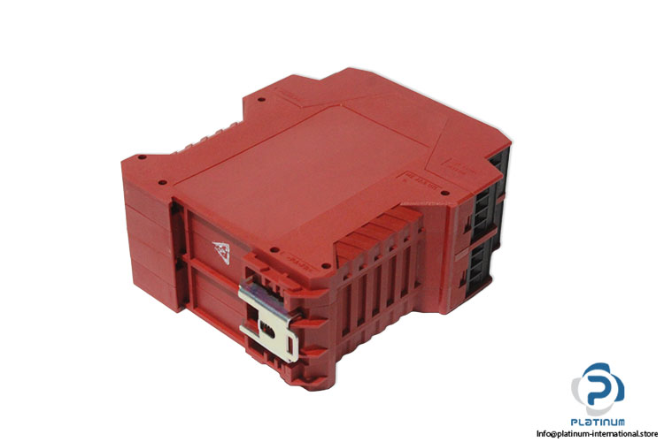 allen-bradley-MSR138DP-safety-relay-(new)-(carton)-1