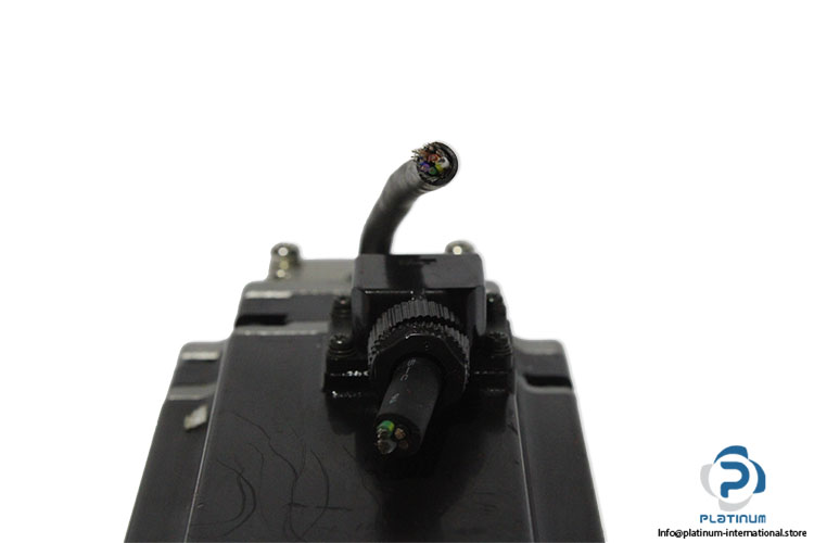 sanyo-denki-R2AA06040FXS11M-ac-servo-motor(used)-2