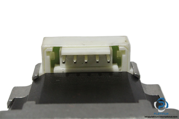 sanyo-denki-103H7851-7051-STEPPER-MOTOR(used)-2