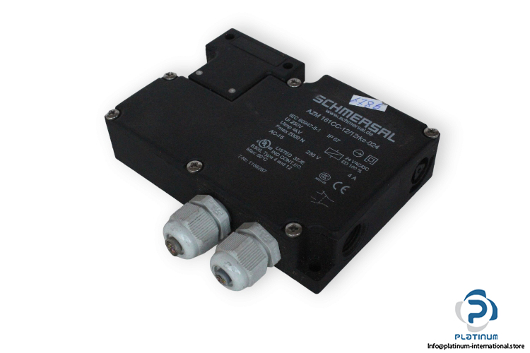 schmersal-AZM-161CC-12_12RKA-024-solenoid-interlock-(used)