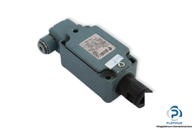 pizzato-FD-535-position-switch-(Used)