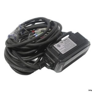 keyence-IL-1000-laser-displacement-amplifier-sensor-(new)