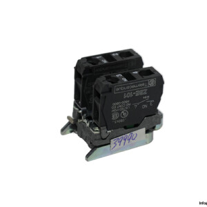 TELEMECANIQUE ZBE-101 / ZBE-102 CONTACT BLOCK WITH A FIXING COLLAR