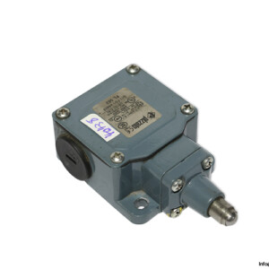 Pizzato FL 502 Position Switch With ONE-WAY Roller