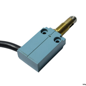 TELEMECANIQUE XCM F102 064290 ROLLER PLUNGER LIMIT SWITCH